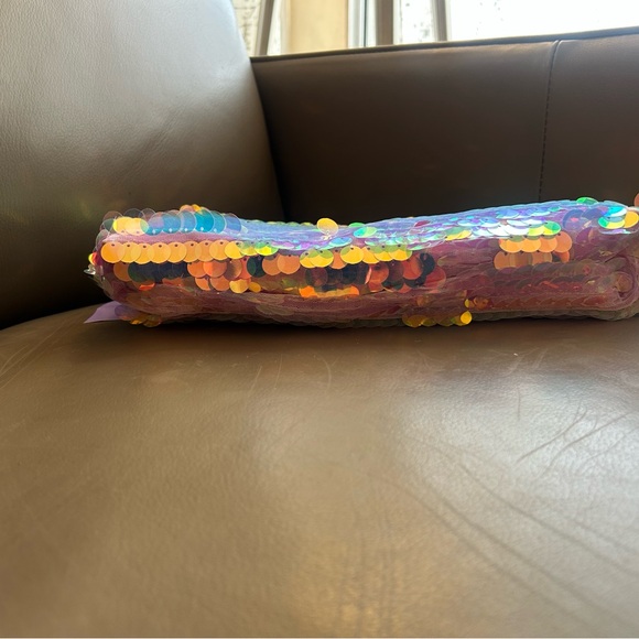 Shimmering Sequin Shoulder Bag - Picture 4 of 12